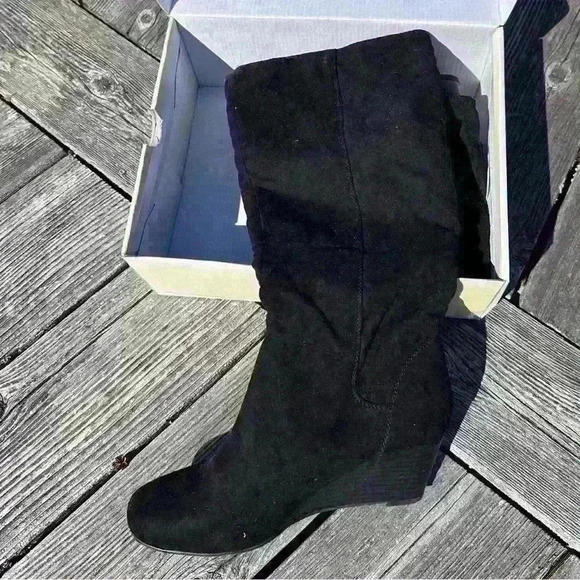 NWT Hocus Pocus Faith Boots Size 7 - Picture 1 of 3